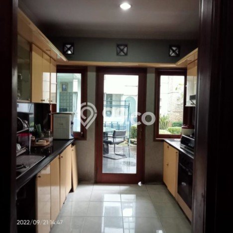 Rumah Terawat 7 KT 4 KM di Kawasan Komersial Sudirman, Bandung Rumah Terawat 7 KT 4 KM di Kawasan Komersial Sudirman, Bandung