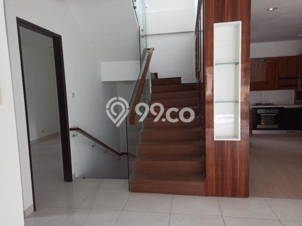 For Sale! Luxury House LT 195m2 Desain Modern di sudirman For Sale! Luxury House LT 195m2 Desain Modern di sudirman