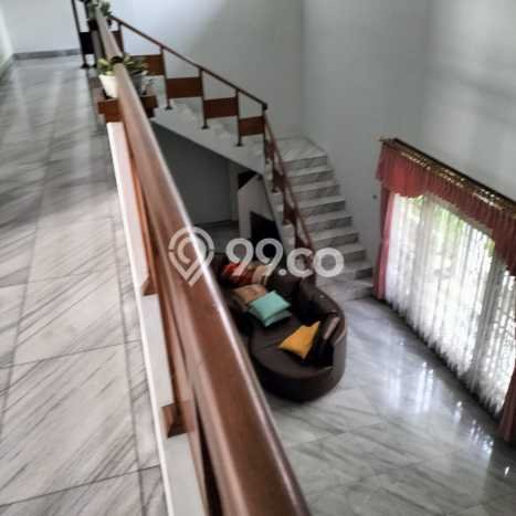 Hunian Mewah LB 250m2 Siap Pakai Desain Elegan di Sarijadi, Bandung Hunian Mewah LB 250m2 Siap Pakai Desain Elegan di Sarijadi, Bandung