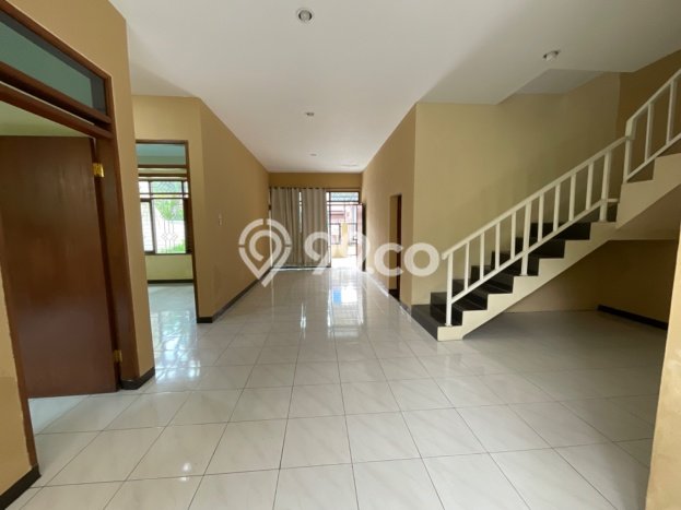 KESEMPATAN TERBAIK! Rumah Asri di Holis Cigondewah, Luas 195m2m² LB 180m2m² KESEMPATAN TERBAIK! Rumah Asri di Holis Cigondewah, Luas 195m2m² LB 180m2m²