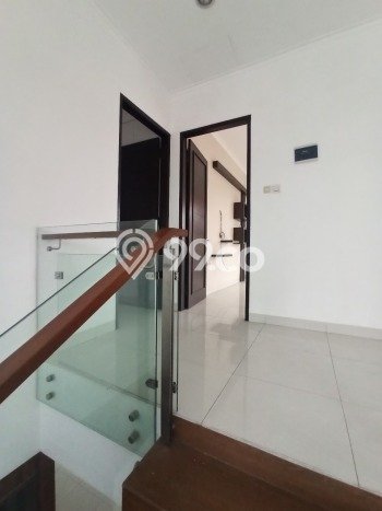 For Sale! Luxury House LT 195m2 Desain Modern di sudirman For Sale! Luxury House LT 195m2 Desain Modern di sudirman