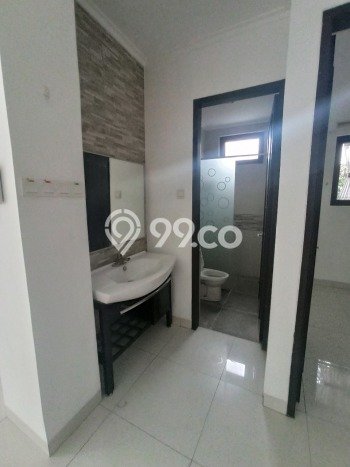 For Sale! Luxury House LT 195m2 Desain Modern di sudirman For Sale! Luxury House LT 195m2 Desain Modern di sudirman