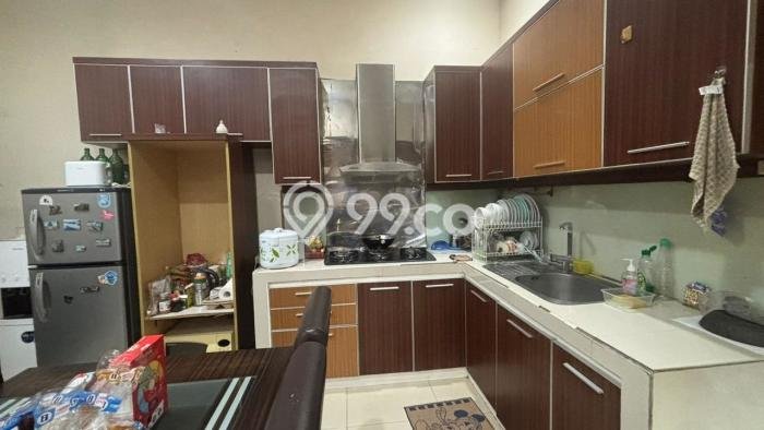 Rumah 4 Kamar Tidur Desain Minimalis di Kawasan Elite Surya Sumantri, Bandung Rumah 4 Kamar Tidur Desain Minimalis di Kawasan Elite Surya Sumantri, Bandung