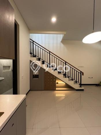 Dijual Rumah Eksklusif 2 KT di Taman Kopo Indah, Bandung Dijual Rumah Eksklusif 2 KT di Taman Kopo Indah, Bandung
