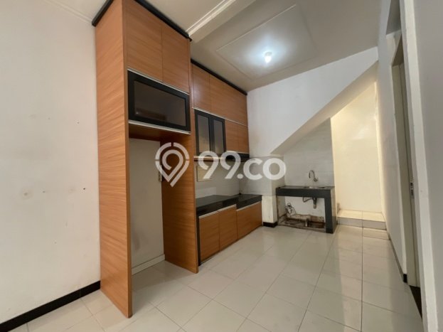 DIJUAL CEPAT! Rumah Modern di Taman Kopo Indah, Bandung, Luas 102m2m² LB 85m2m² NEGO! DIJUAL CEPAT! Rumah Modern di Taman Kopo Indah, Bandung, Luas 102m2m² LB 85m2m² NEGO!