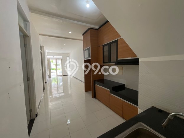 DIJUAL CEPAT! Rumah Modern di Taman Kopo Indah, Bandung, Luas 102m2m² LB 85m2m² NEGO! DIJUAL CEPAT! Rumah Modern di Taman Kopo Indah, Bandung, Luas 102m2m² LB 85m2m² NEGO!