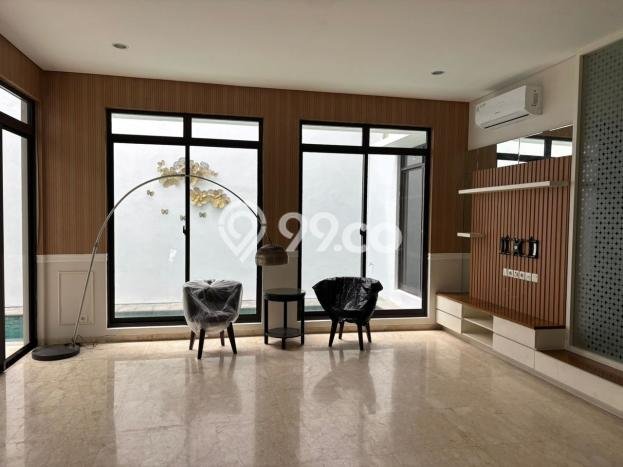 Disewakan! Rumah 4 Kamar Tidur &
4 Kamar Mandi di Lebak Bulus, Jakarta Selatan Disewakan! Rumah 4 Kamar Tidur &
4 Kamar Mandi di Lebak Bulus, Jakarta Selatan