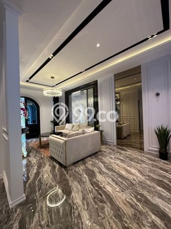 Rumah Eksklusif di , Semarang, Luas 240m2m² Bangunan 350m2m² Rumah Eksklusif di , Semarang, Luas 240m2m² Bangunan 350m2m²