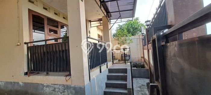 Rumah Modern Cantik 6 Kamar Bisa Langsung Pindah di Tembalang Rumah Modern Cantik 6 Kamar Bisa Langsung Pindah di Tembalang