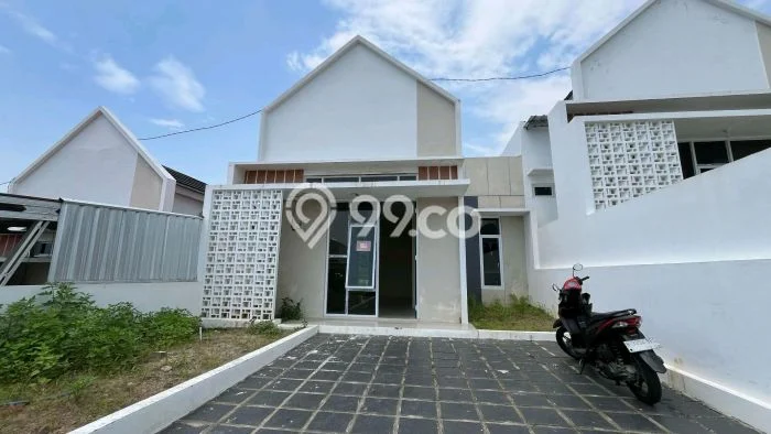Rumah Terawat di Ngaliyan, Semarang, LT 125m2m² LB 42m2m² HARGA MENARIK! Rumah Terawat di Ngaliyan, Semarang, LT 125m2m² LB 42m2m² HARGA MENARIK!