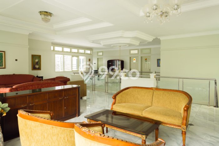 Rumah Eksklusif Siap Huni LT 500m2 di Sukasari, Bandung Rumah Eksklusif Siap Huni LT 500m2 di Sukasari, Bandung