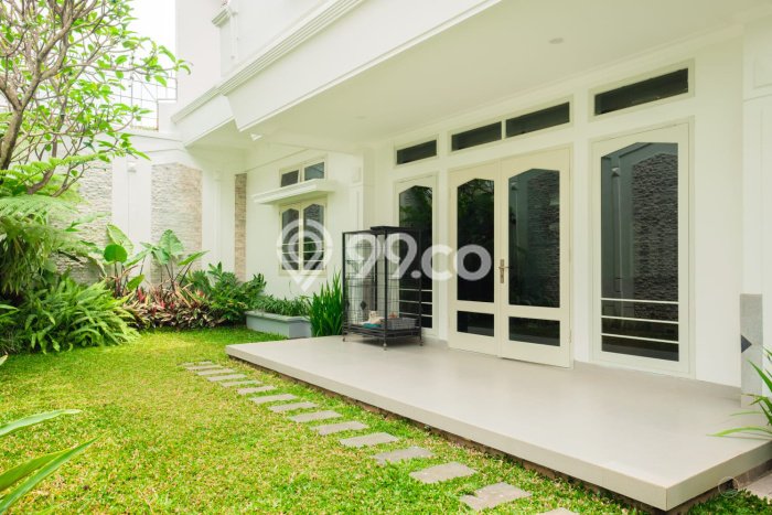 Rumah Eksklusif Siap Huni LT 500m2 di Sukasari, Bandung Rumah Eksklusif Siap Huni LT 500m2 di Sukasari, Bandung