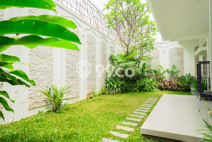 Rumah Eksklusif Siap Huni LT 500m2 di Sukasari, Bandung Rumah Eksklusif Siap Huni LT 500m2 di Sukasari, Bandung