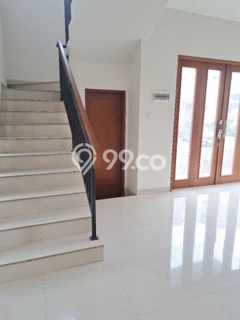 Siap Huni Hunian Elit 4 Kamar di Jagakarsa Dekat ke Mana Pun Siap Huni Hunian Elit 4 Kamar di Jagakarsa Dekat ke Mana Pun