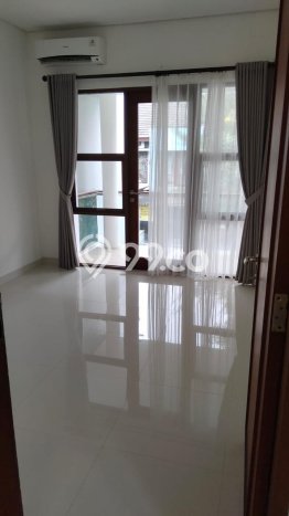 Rumah Strategis kawasan Bintaro, 2 KM, Lingkungan Tenang, LT 84m² LB 90m² Rumah Strategis kawasan Bintaro, 2 KM, Lingkungan Tenang, LT 84m² LB 90m²