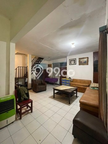 Rumah Luxury Modern Tanpa Renovasi di Kemandoran Jakarta Selatan Rumah Luxury Modern Tanpa Renovasi di Kemandoran Jakarta Selatan