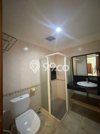Hunian Modern Untuk Disewakan di Pondok Indah Jakarta Selatan 4 KT & 4 KM Hunian Modern Untuk Disewakan di Pondok Indah Jakarta Selatan 4 KT & 4 KM