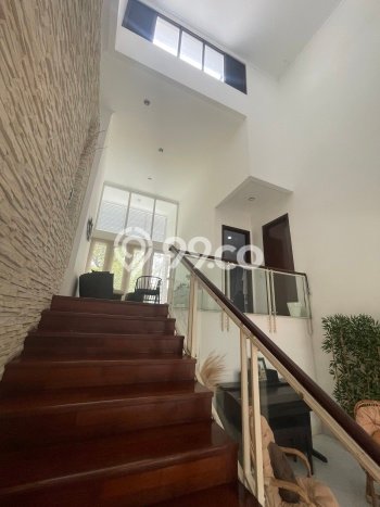 Rumah Elit Modern Tanpa Renovasi di BSD The Icon Tangerang Rumah Elit Modern Tanpa Renovasi di BSD The Icon Tangerang