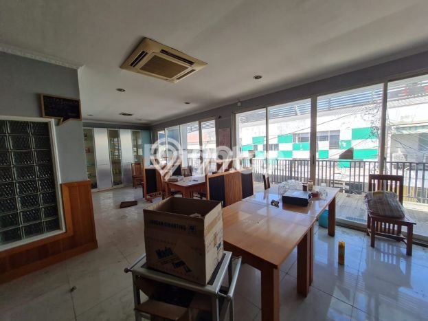 Unit Ruko Dijual di Surabaya LT 180m2 & LB 180m2 Unit Ruko Dijual di Surabaya LT 180m2 & LB 180m2