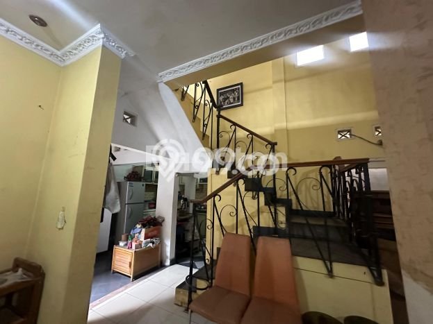 Hunian Mewah LB 150m2 Siap Pakai Desain Elegan di Buah Batu, Bandung Hunian Mewah LB 150m2 Siap Pakai Desain Elegan di Buah Batu, Bandung