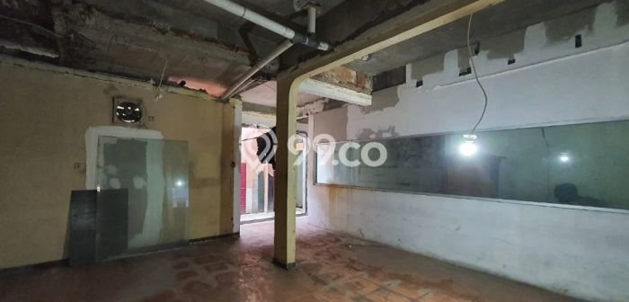 LOKASI PREMIUM! Ruko Kawasan Kemanggisan, Luas 700m², Area Komersial LOKASI PREMIUM! Ruko Kawasan Kemanggisan, Luas 700m², Area Komersial