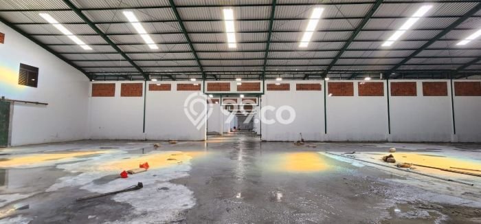 Disewakan Gudang di Kawasan Ramai Kapuk Luas 3300m2 Disewakan Gudang di Kawasan Ramai Kapuk Luas 3300m2