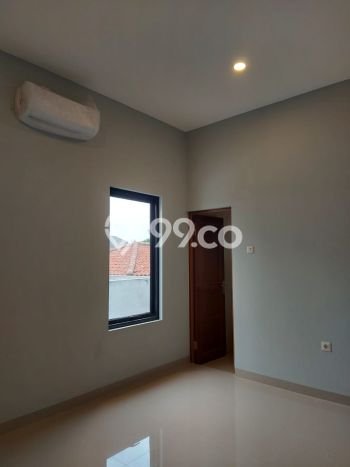 Dijual Rumah 4 Kamar Lokasi Strategis Nyaman dan Strategis di Lippo Cikarang Dijual Rumah 4 Kamar Lokasi Strategis Nyaman dan Strategis di Lippo Cikarang