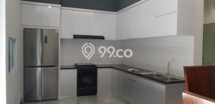 Rumah Menguntungkan di Semarang Utara, Dekat Kawasan Komersial, Semarang - LT 180m2m² Rumah Menguntungkan di Semarang Utara, Dekat Kawasan Komersial, Semarang - LT 180m2m²