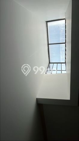 Rumah Luxury Modern Tanpa Renovasi di Taman Ratu Jakarta Barat Rumah Luxury Modern Tanpa Renovasi di Taman Ratu Jakarta Barat