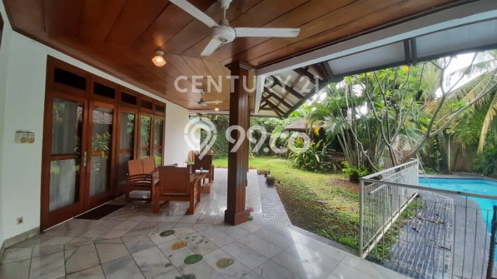 Rumah Luxury Modern Tanpa Renovasi di Kemang Jakarta Selatan Rumah Luxury Modern Tanpa Renovasi di Kemang Jakarta Selatan