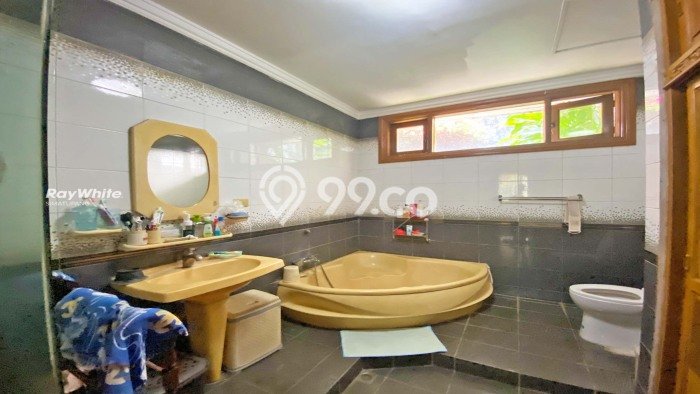 Dijual Rumah Premium dengan Fasilitas Sekitar Lengkap di Cinere, Depok Dijual Rumah Premium dengan Fasilitas Sekitar Lengkap di Cinere, Depok