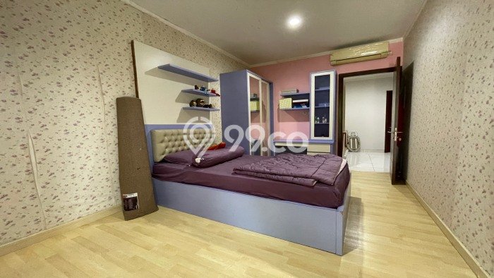 Hunian Elit LB 150m2 Siap Huni Desain Elegan di Bintaro, Tangerang Selatan Hunian Elit LB 150m2 Siap Huni Desain Elegan di Bintaro, Tangerang Selatan
