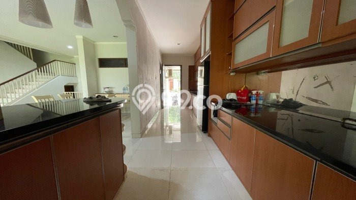 Hunian Elit LB 150m2 Siap Huni Desain Elegan di Bintaro, Tangerang Selatan Hunian Elit LB 150m2 Siap Huni Desain Elegan di Bintaro, Tangerang Selatan