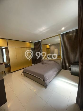 Ready to Use! Luxury House LT 160m2 Desain Modern di Cibubur Ready to Use! Luxury House LT 160m2 Desain Modern di Cibubur