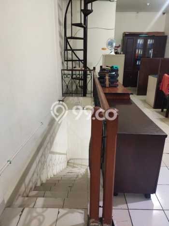 POTENSI BESAR! Ruko di Kota Wisata, Luas 100m², Pusat Bisnis POTENSI BESAR! Ruko di Kota Wisata, Luas 100m², Pusat Bisnis