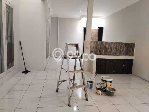 Rumah Minimalis 3 KT LT 200m2 di Legenda Wisata Rumah Minimalis 3 KT LT 200m2 di Legenda Wisata