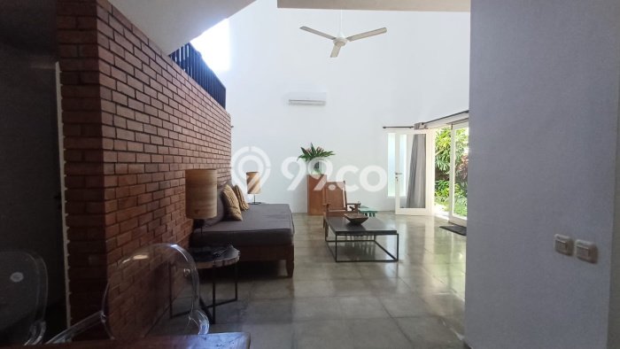 For Sale! Premium House LT 140m2 Desain Modern di Seminyak For Sale! Premium House LT 140m2 Desain Modern di Seminyak