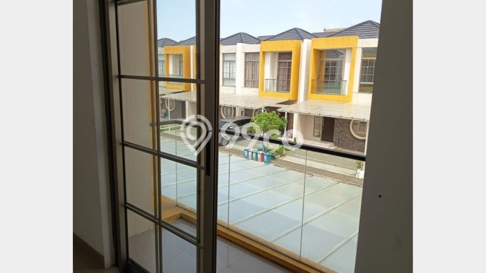 Disewakan! Rumah 3 Kamar Tidur &
3 Kamar Mandi di Pantai Indah Kapuk 2, Jakarta Utara Disewakan! Rumah 3 Kamar Tidur &
3 Kamar Mandi di Pantai Indah Kapuk 2, Jakarta Utara