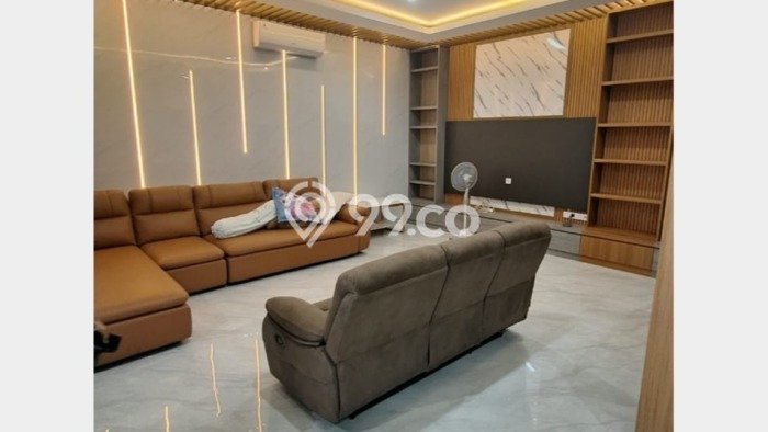 Disewakan! Rumah 3 Kamar Tidur &
3 Kamar Mandi di Pantai Indah Kapuk 2, Jakarta Utara Disewakan! Rumah 3 Kamar Tidur &
3 Kamar Mandi di Pantai Indah Kapuk 2, Jakarta Utara