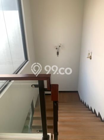 Dijual Rumah Luas Elegan Dengan View Cantik di Gading Serpong, Tangerang Dijual Rumah Luas Elegan Dengan View Cantik di Gading Serpong, Tangerang