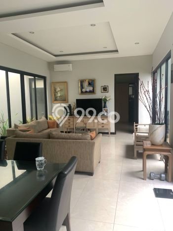 Dijual Rumah Luas Elegan Dengan View Cantik di Gading Serpong, Tangerang Dijual Rumah Luas Elegan Dengan View Cantik di Gading Serpong, Tangerang