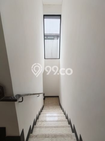 Disewakan! Rumah 3 Kamar Tidur &
3 Kamar Mandi di BSD City, Tangerang Disewakan! Rumah 3 Kamar Tidur &
3 Kamar Mandi di BSD City, Tangerang