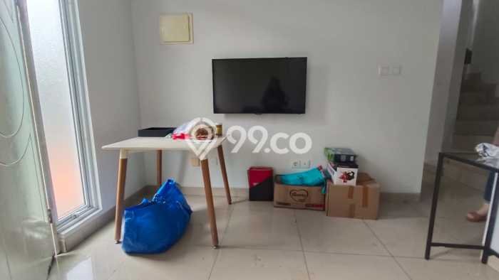 Disewakan! Rumah 2 Kamar Tidur &
2 Kamar Mandi di Gading Serpong, Tangerang Disewakan! Rumah 2 Kamar Tidur &
2 Kamar Mandi di Gading Serpong, Tangerang
