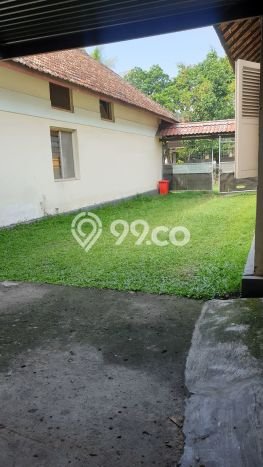 Sewa Rumah Nyaman di Sayap Dago LT 1538m2 / LB 330m2 Kondisi Bagus Sewa Rumah Nyaman di Sayap Dago LT 1538m2 / LB 330m2 Kondisi Bagus