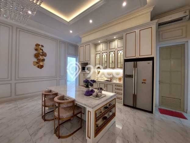 Hunian Mewah LB 400m2 Siap Pakai Desain Elegan di Pondok Indah, Jakarta Selatan Hunian Mewah LB 400m2 Siap Pakai Desain Elegan di Pondok Indah, Jakarta Selatan