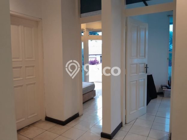 Rumah Elit Modern Tanpa Renovasi di Pondok Indah Jakarta Selatan Rumah Elit Modern Tanpa Renovasi di Pondok Indah Jakarta Selatan