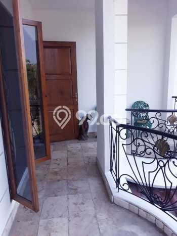 Rumah Luxury Modern Tanpa Renovasi di Pondok Indah Jakarta Selatan Rumah Luxury Modern Tanpa Renovasi di Pondok Indah Jakarta Selatan