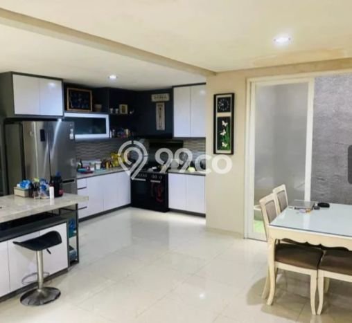 SIAP HUNI! Rumah Asri di Pondok Indah, Luas 120m² Bangunan 240m² SIAP HUNI! Rumah Asri di Pondok Indah, Luas 120m² Bangunan 240m²