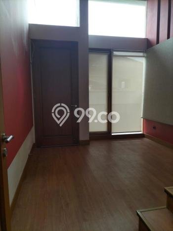 Rumah di Ciputat, Tangerang Selatan, LT 267m² LB 243m² Rumah di Ciputat, Tangerang Selatan, LT 267m² LB 243m²