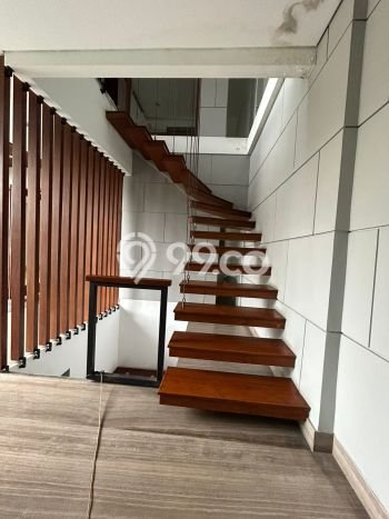 For Sale! Luxury House LT 489m2 Desain Elegan di Pondok Indah For Sale! Luxury House LT 489m2 Desain Elegan di Pondok Indah